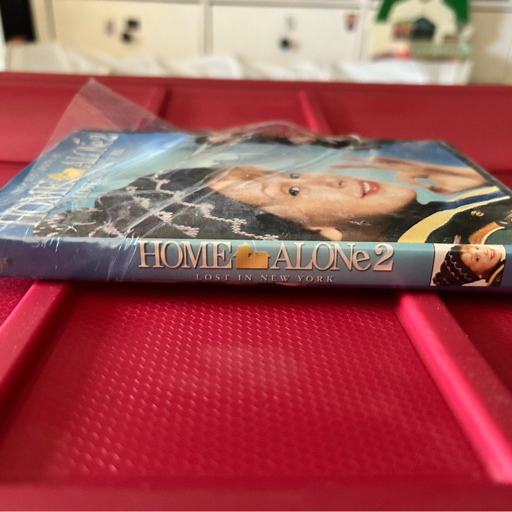Home Alone 2: Lost in New York DVD - Blue Cover - Picture 3 of 5
